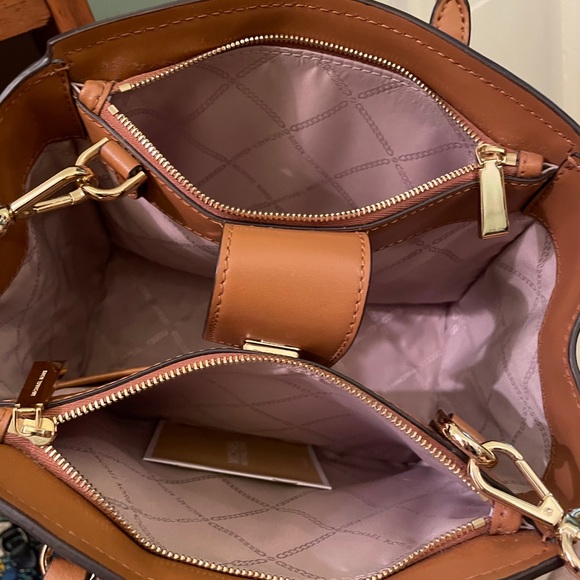 Med. Park satchel/crossbody w/ wallet - Picture 9 of 14